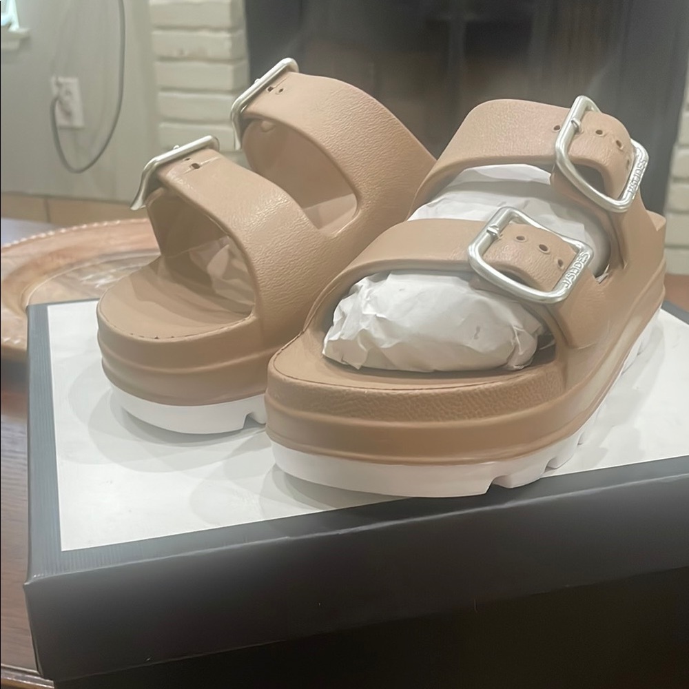 J/SLIDES Tan Platform Sandals Modern Design size 6 USA